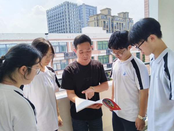 顺升网 致敬第41个教师节丨余杭第二高级中学老师俞俊渝：漫漫家访路